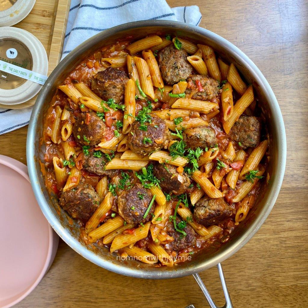 ONE PAN MEATBALL PASTA x NomNomwithJaymie