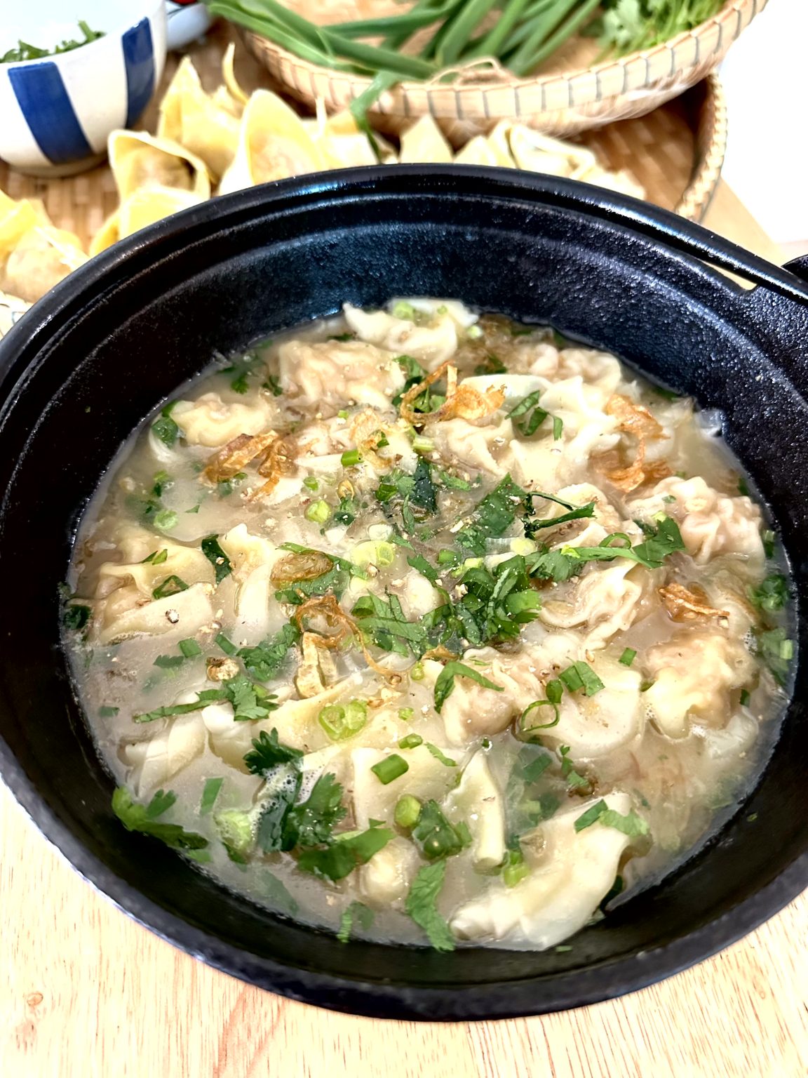 PRAWN WANTAN IN CHICKEN SOUP